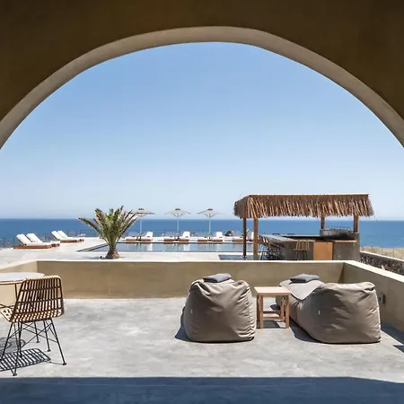 Colombos Beachfront Hotel Foinikia (Santorini)