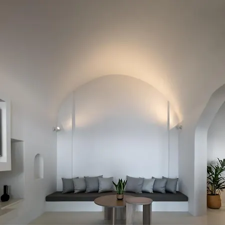 Hotel Colombos Beachfront Foinikia (Santorini)